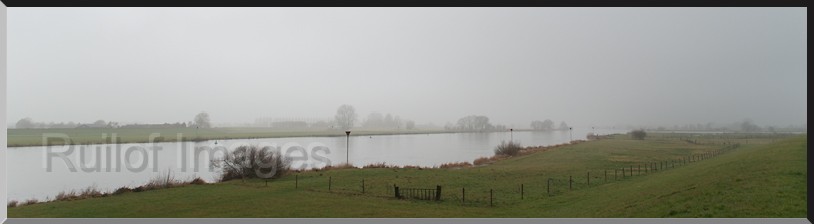 IJssel in nevel2.jpg